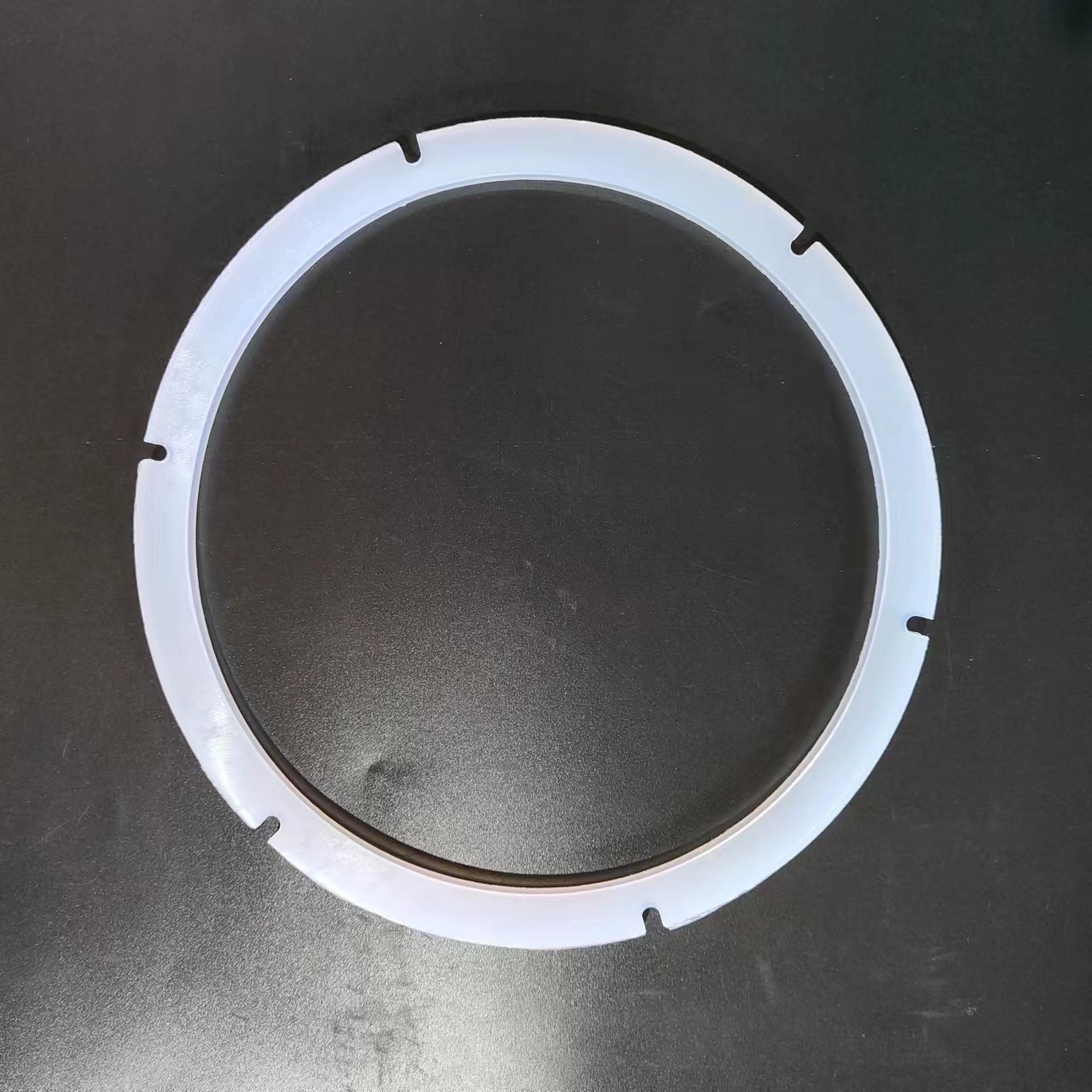 異形設(shè)備找不到合適密封圈？嶸牌非標(biāo)定制硅膠密封圈，萬種規(guī)格，解決特殊尺寸難題